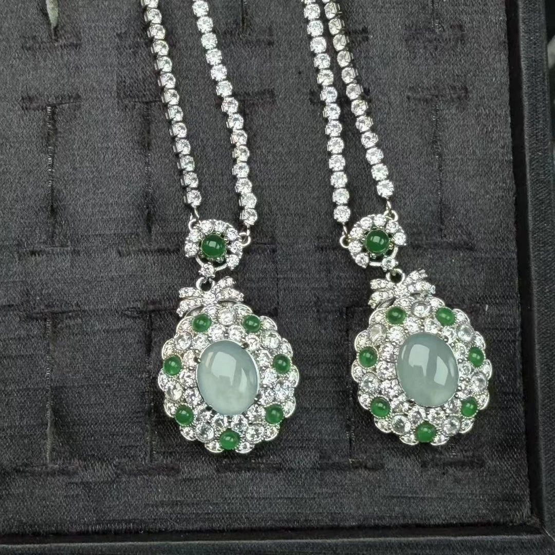 【玉经纶】201662/Q68-天然A货翡翠吊坠-多样性发其一