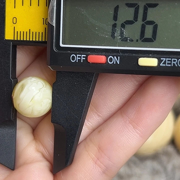 蜜蜡未镶嵌裸石蜜蜡345