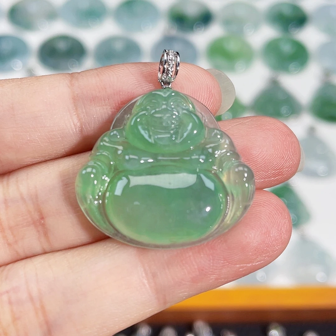 颈饰18K金镶嵌翡翠吊坠