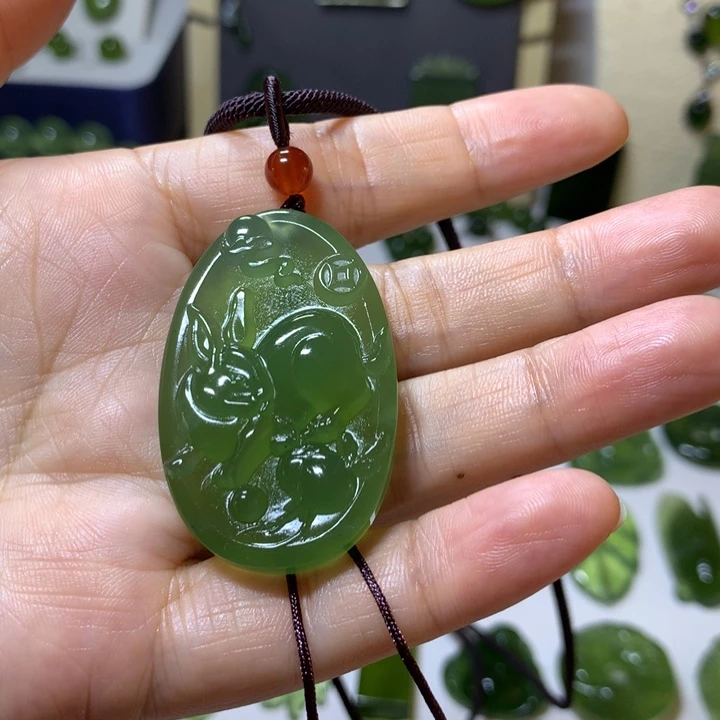 山***队岫玉未镶嵌颈饰吊坠