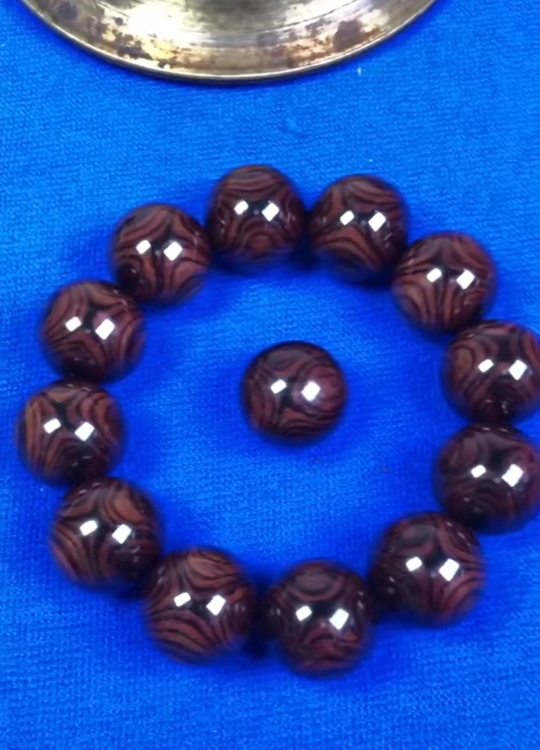 海南黄花梨X纹对眼手串（一物一拍）