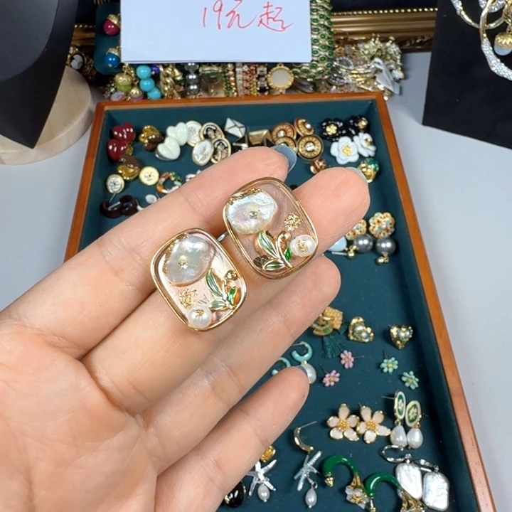 铜合金合金锆石耳环