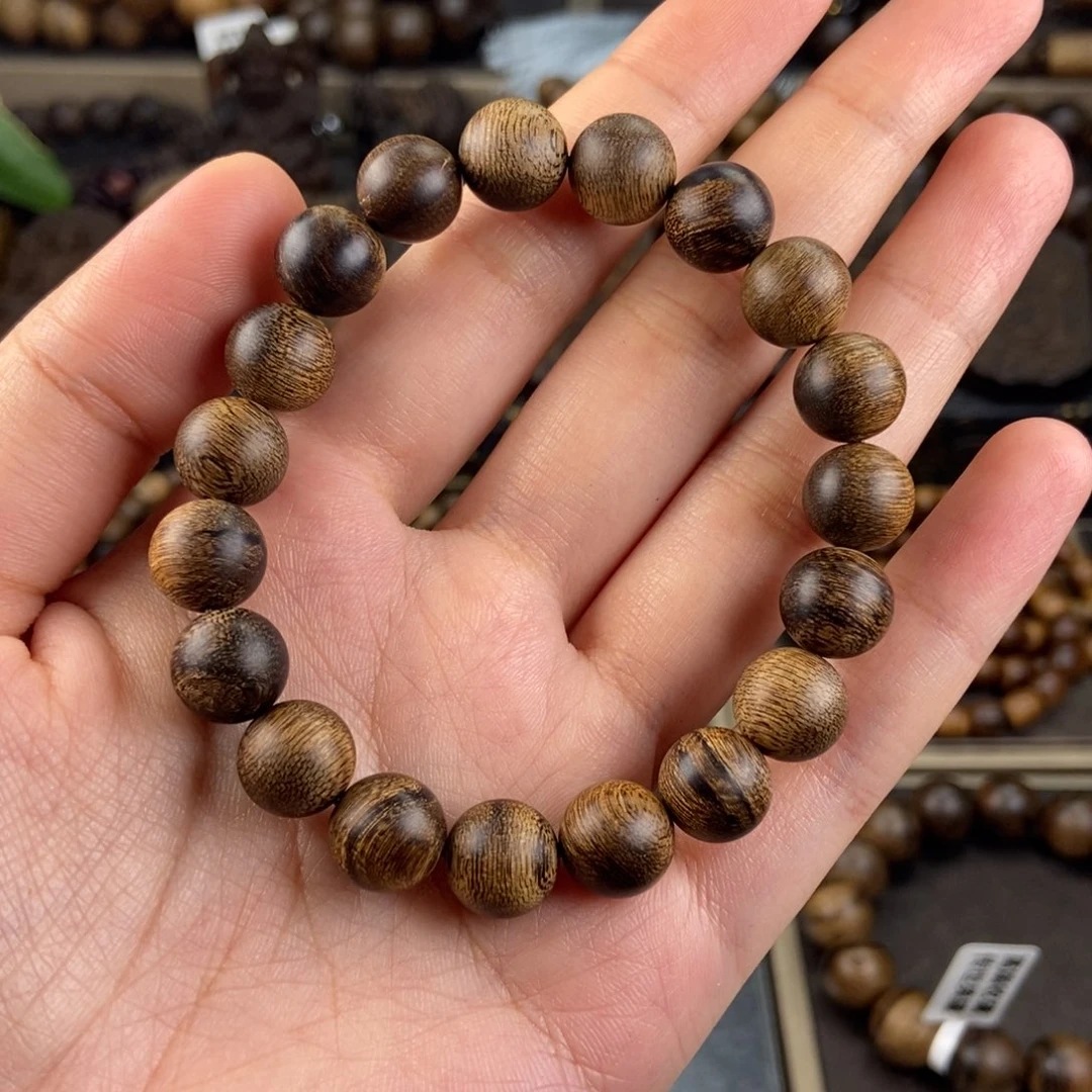 手串沉香加*?越南芽庄白留疤虎斑