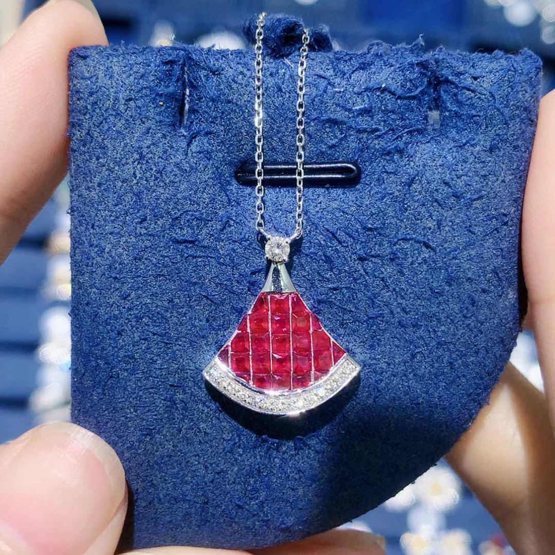 【闪购商品】颈饰18K金镶嵌红宝石