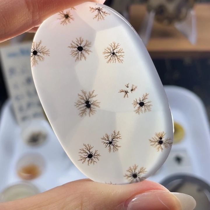 玛瑙/玉髓未镶嵌牌子