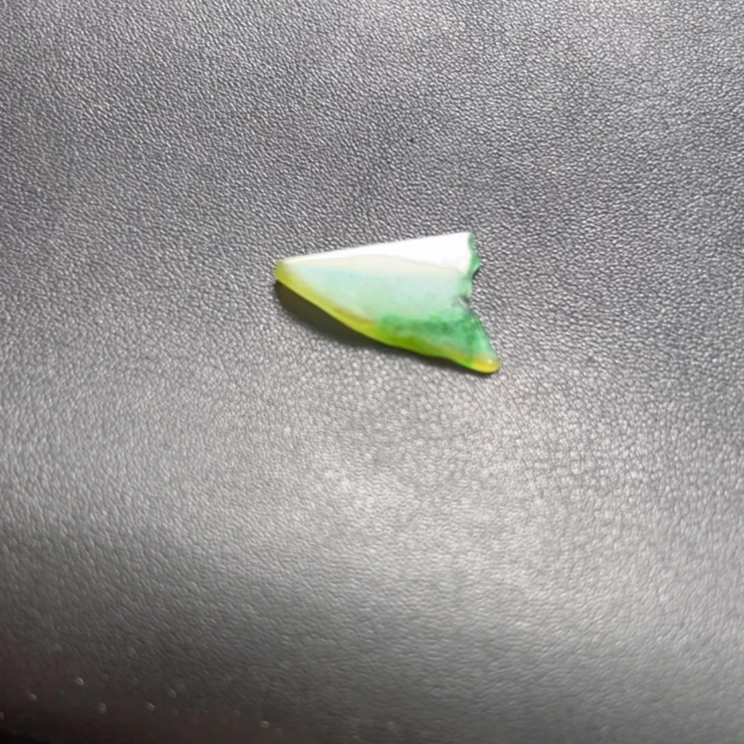 定制翡翠未镶嵌翠绿