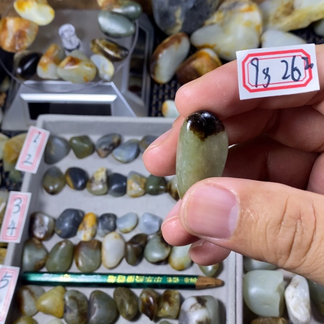 和田玉（糖玉）未镶嵌挂件