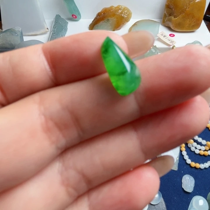 翡翠未镶嵌颈饰天然翡翠