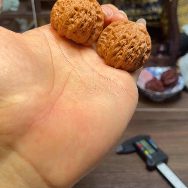 吊坠文玩核桃37+白狮子