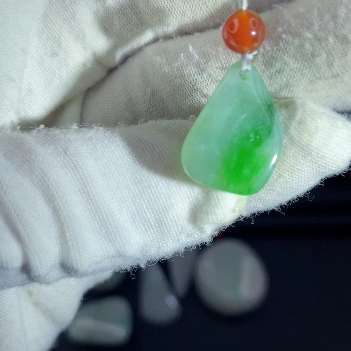 翡翠未镶嵌挂件片料