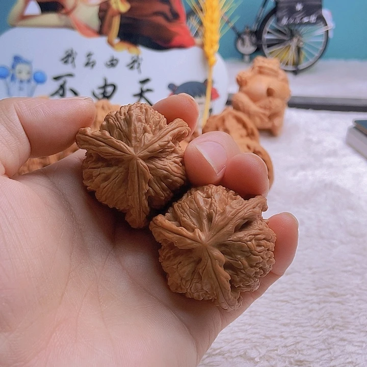 把件文玩核桃叫*三棱