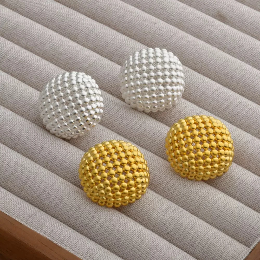 黛芙琦/黛芙琦 铜合金耳饰 新款几何镂空圆球耳钉轻奢高级复古