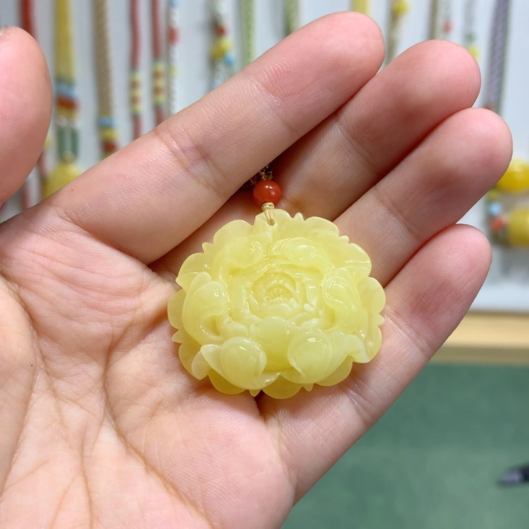 仲***夏未镶嵌项链琥珀牡丹花