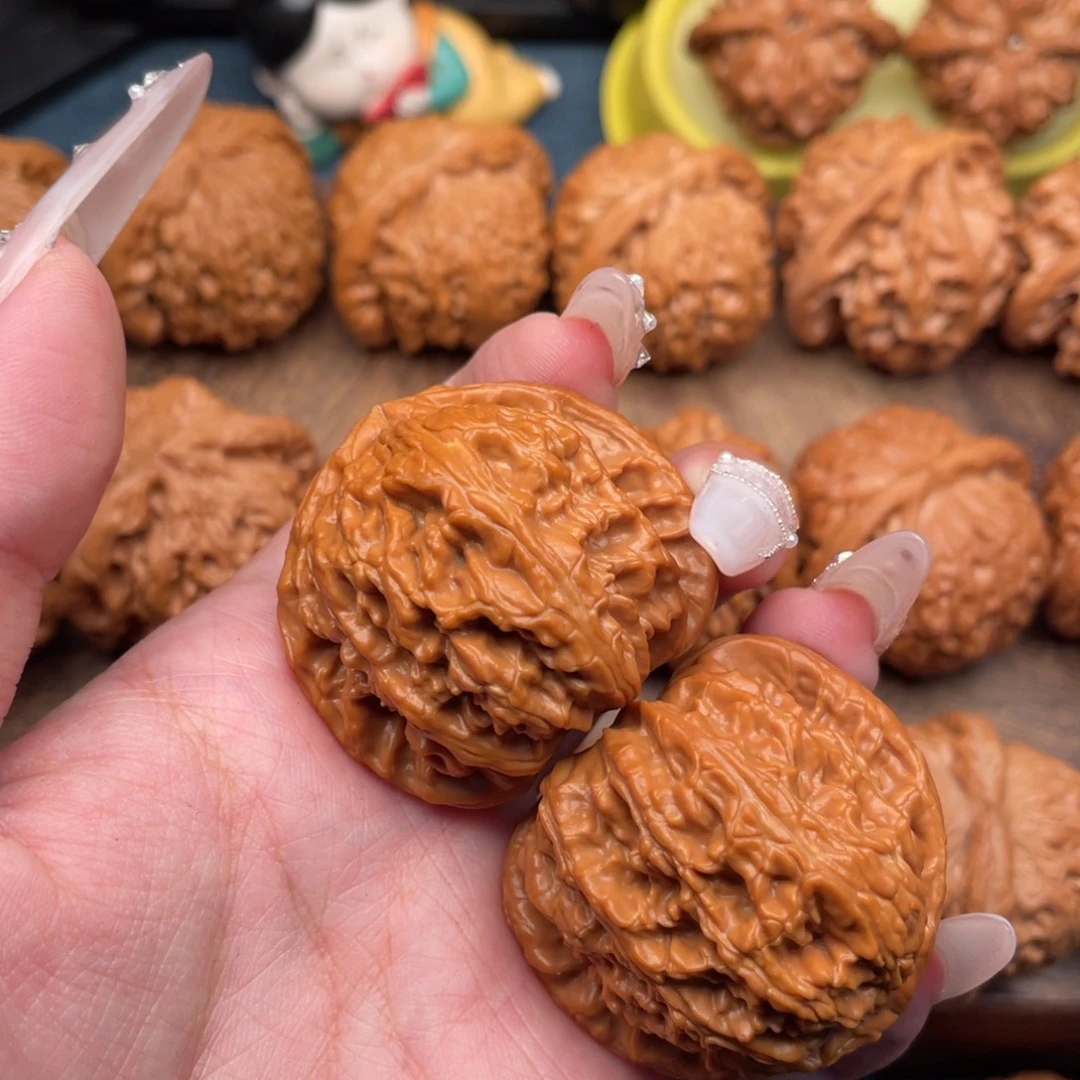 苏***-文玩核桃把件全品三角白42