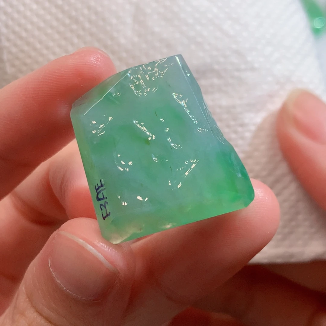翡翠未镶嵌吊坠(不含链)52