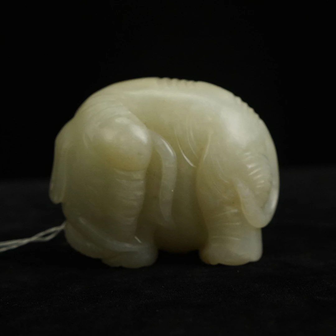 【清】白玉象（长约6.5cm，约245.58g）72