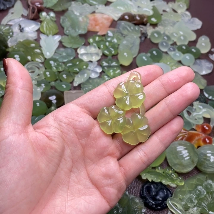 合金蛇纹石玉颈饰