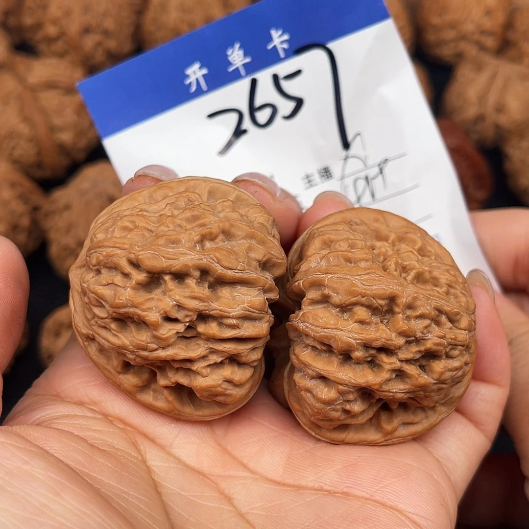 文玩核桃吊坠平谷凹底41尺。 2657