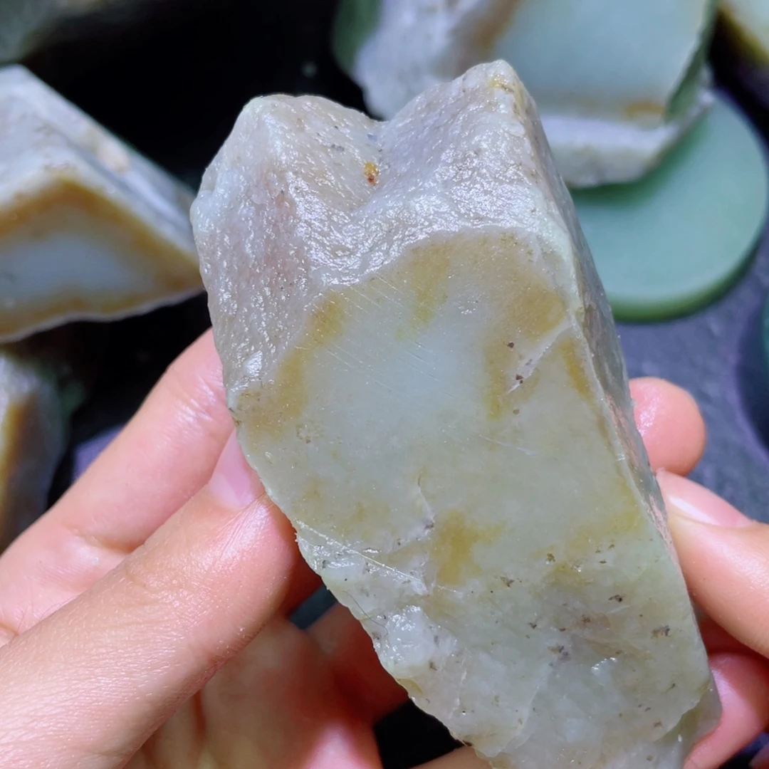 和田玉未镶嵌珠宝半成品