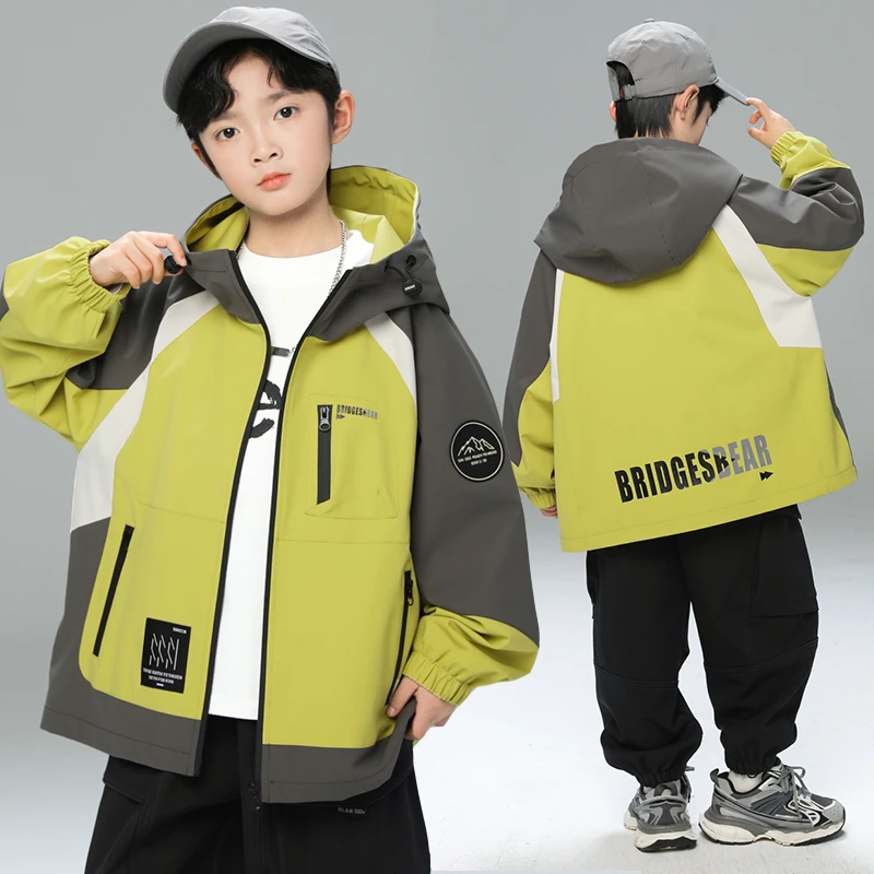 男童春秋款外套2025新款秋季冲锋衣中大童儿童男孩潮酷男童秋装
