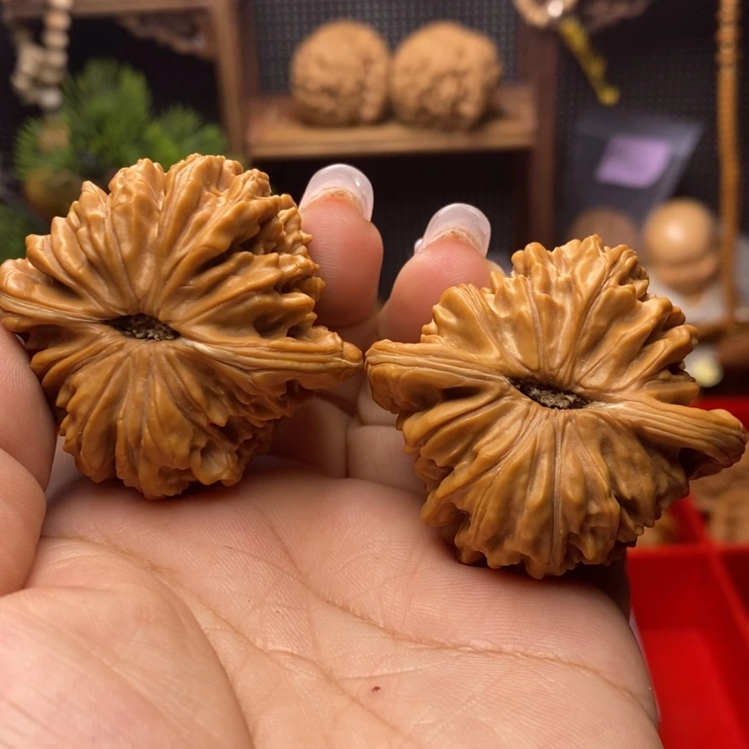文玩核桃吊坠苹果楼。边44。丹