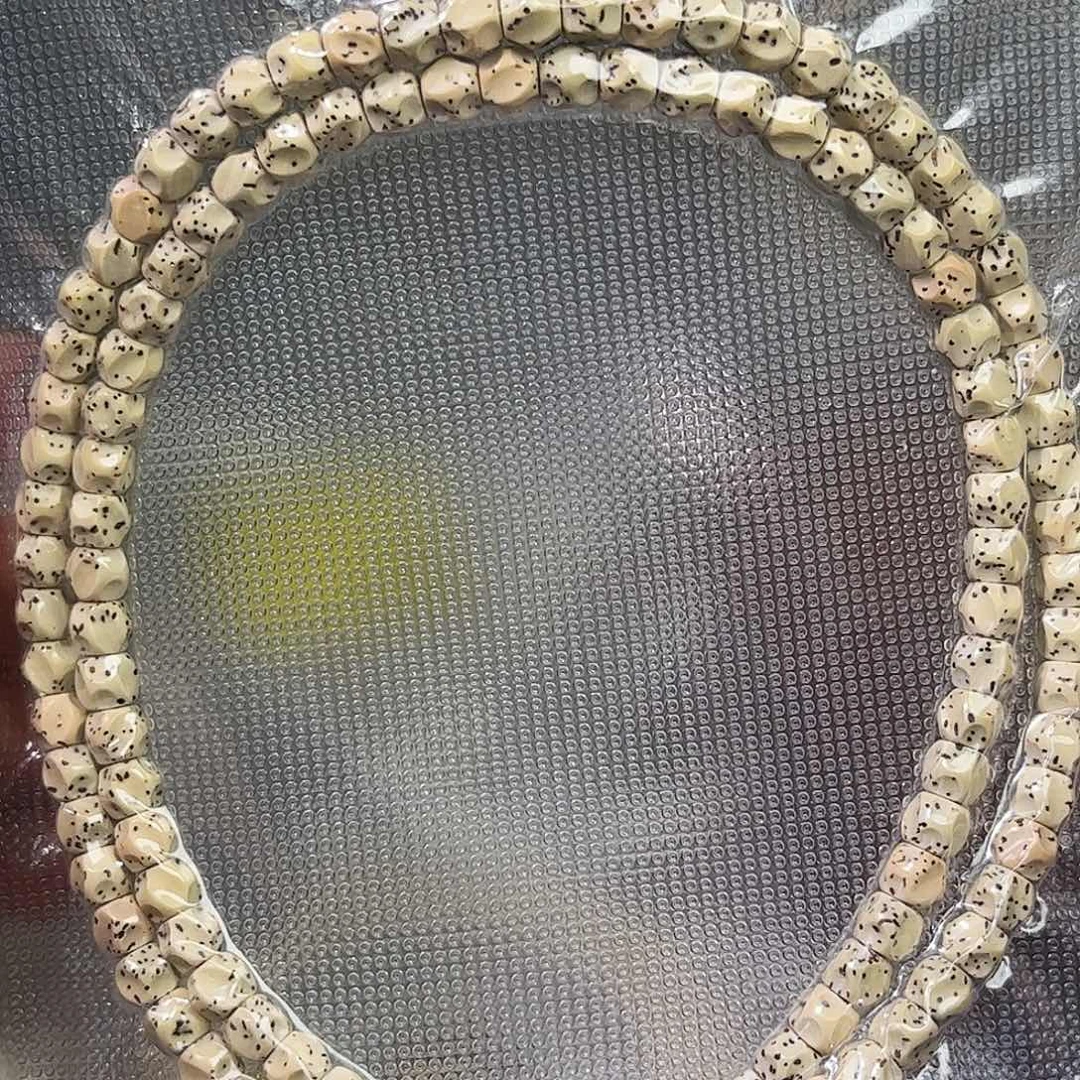 走色无相，原生态108-6×5，个别珠子发红，介意勿拍