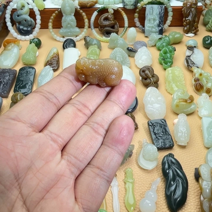 和田玉（糖玉）颈饰未镶嵌定制款