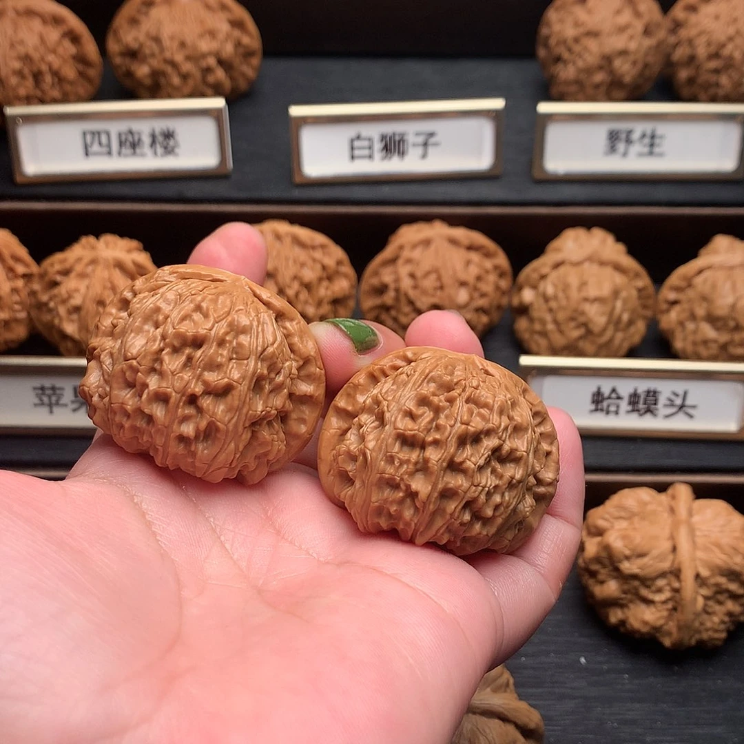 文玩核桃吊坠404号白狮子41