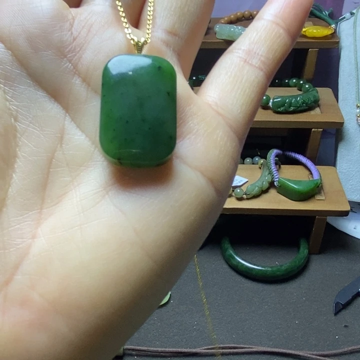 和田玉（碧玉）未镶嵌颈饰