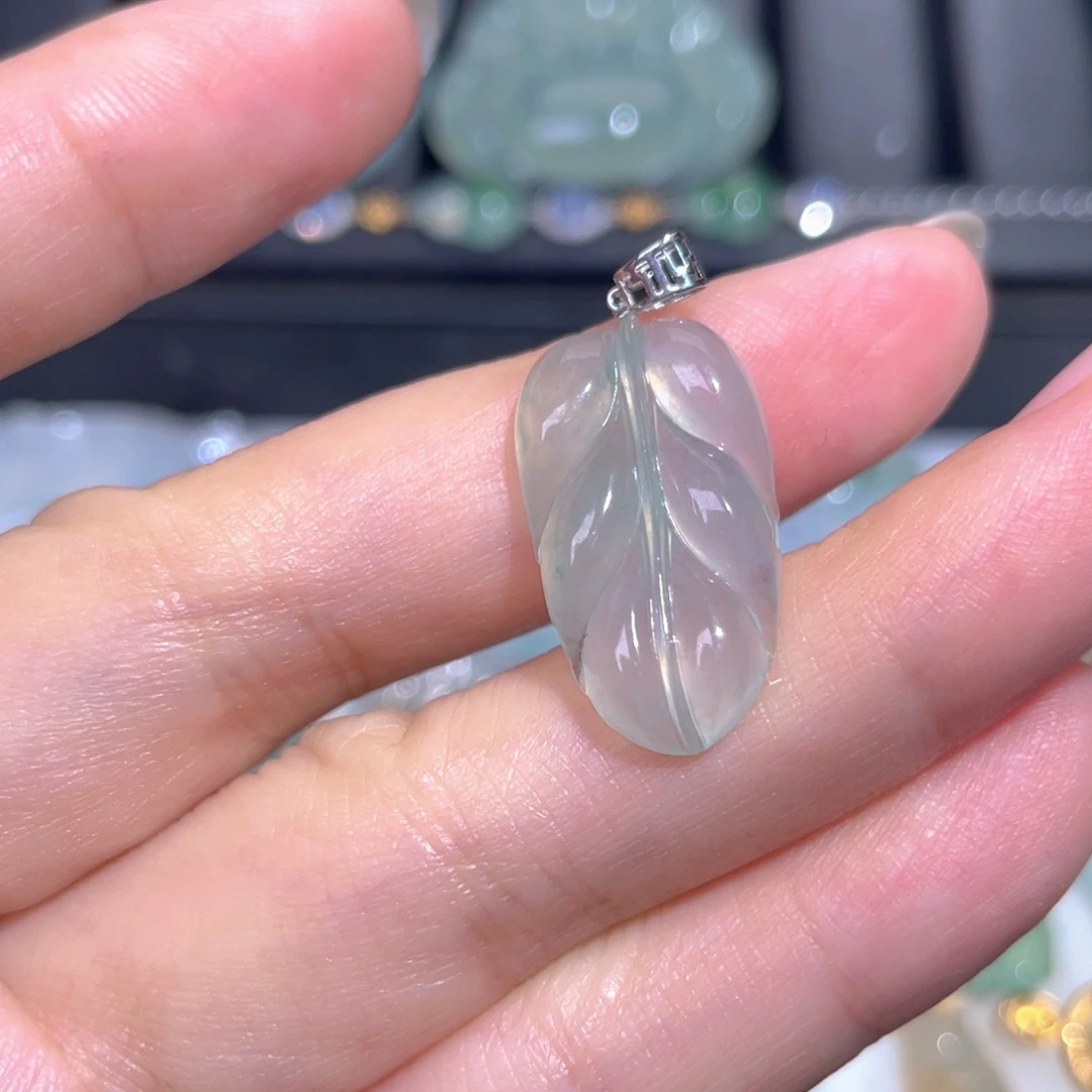 颈饰18K金镶嵌翡翠翡翠
