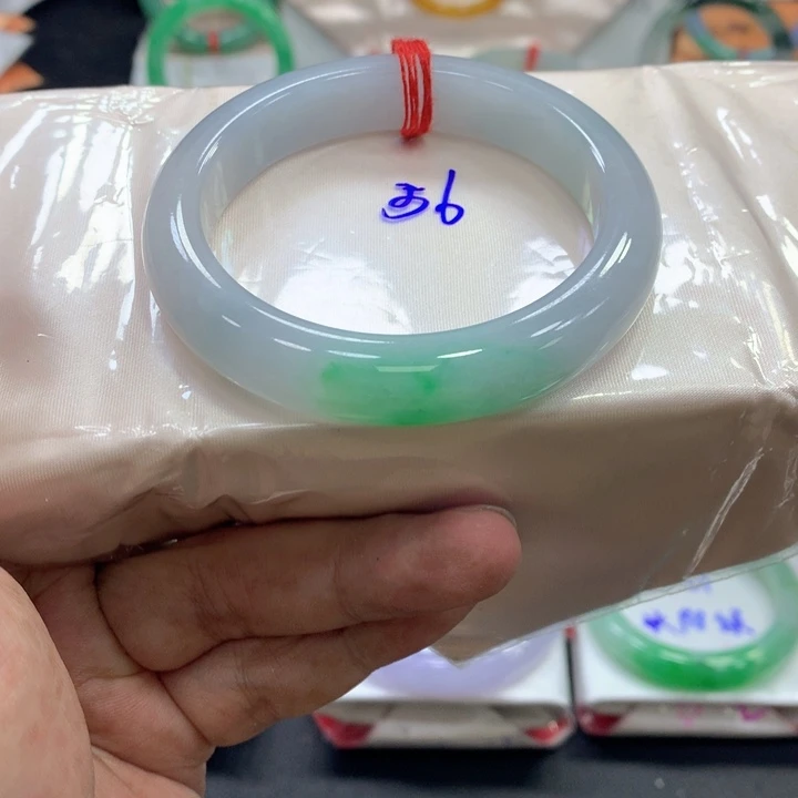 翡翠未镶嵌手镯翡翠