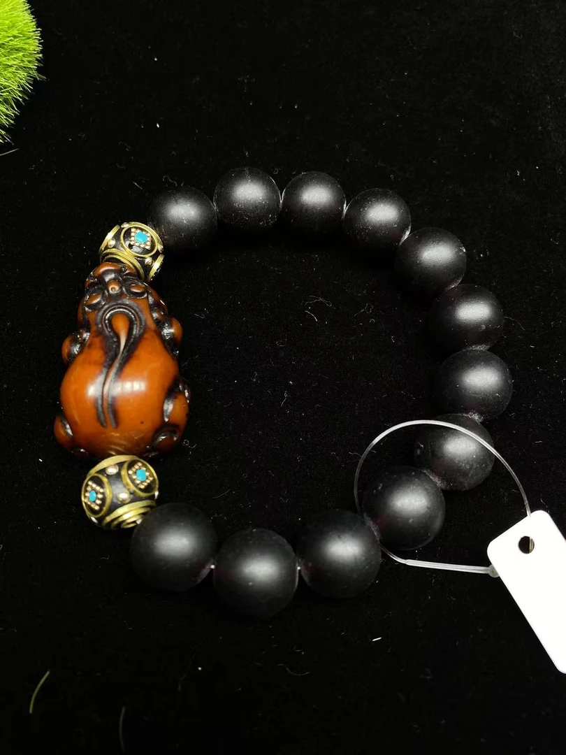 药珀医珀手串貔貅。549。药珀手串貔貅手串