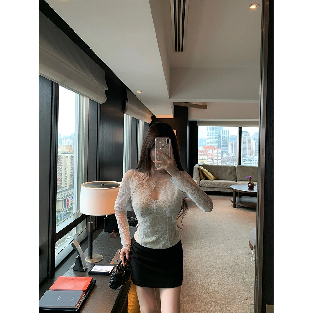 THE SWAN司凰轻奢 漫不经心的好看 法式名媛气质钻扣睫毛蕾丝上衣