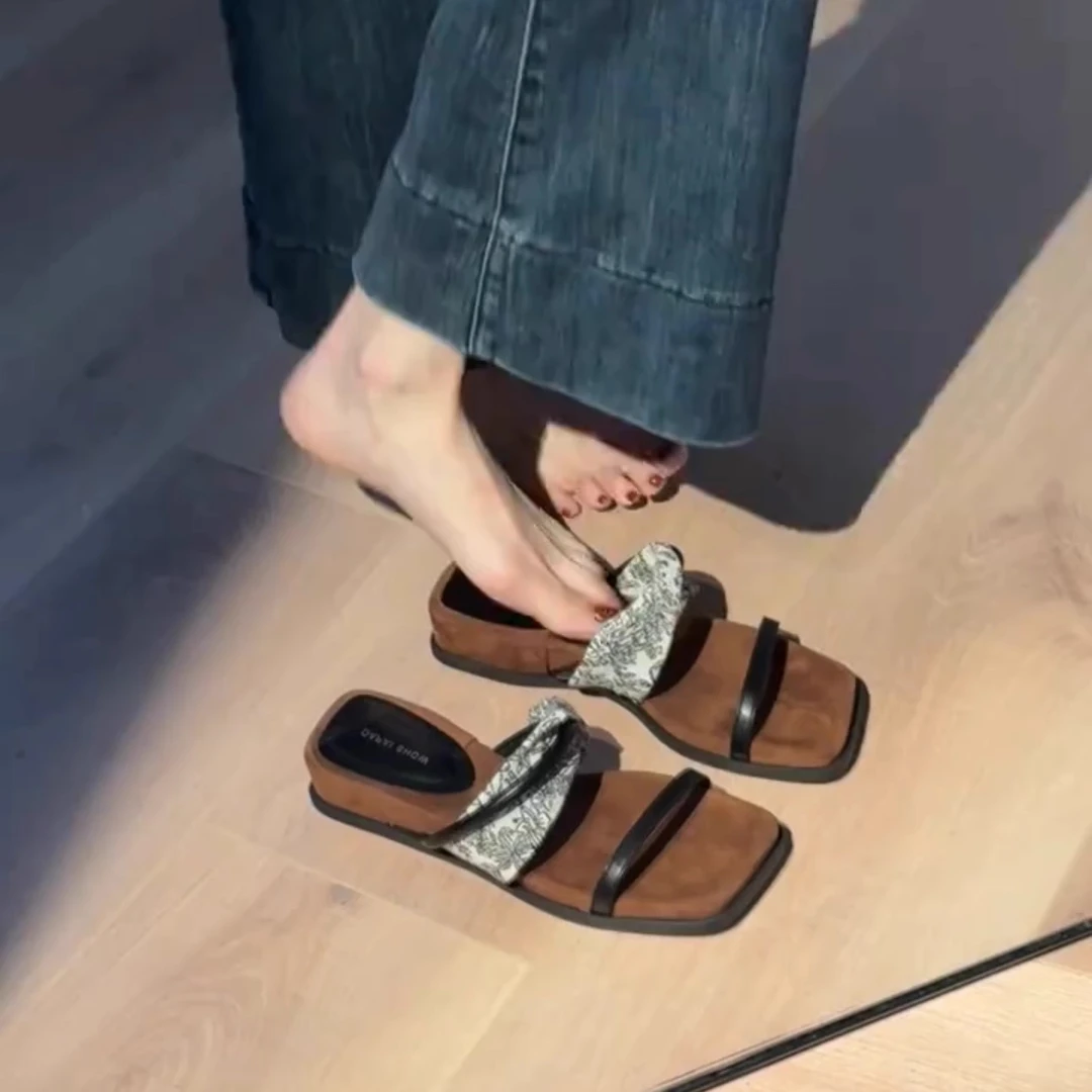 坡跟法式一字拖鞋女夏外穿2025新款设计感小众配裙子厚底凉拖鞋女