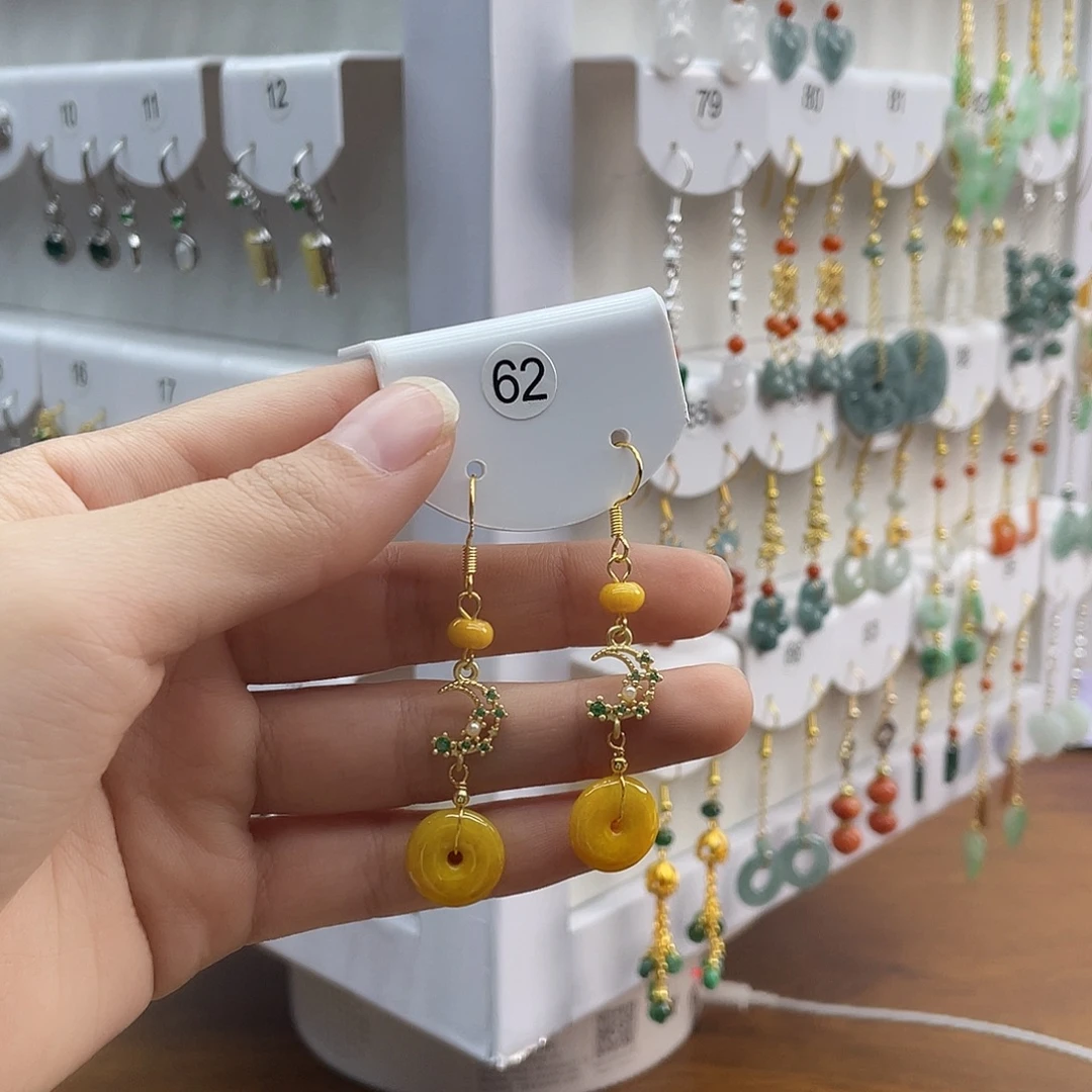 翡翠未镶嵌耳饰一物一图，以实物为准