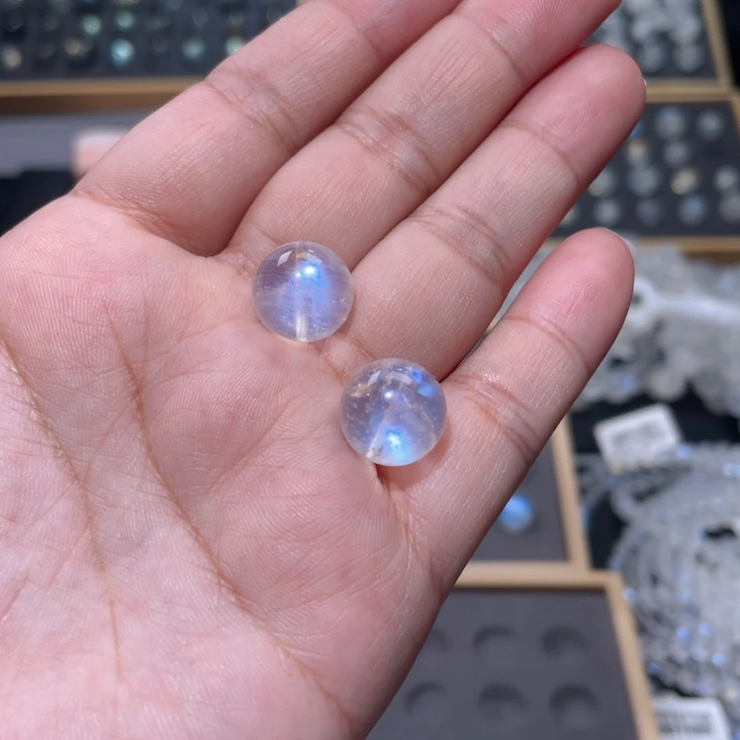 长石未镶嵌裸石黄***?蓝月光单珠直径12mm+2颗