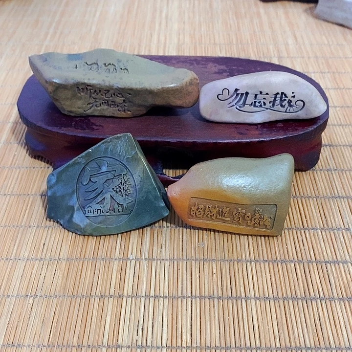 叶***原石原石雕刻工艺品手把摆件