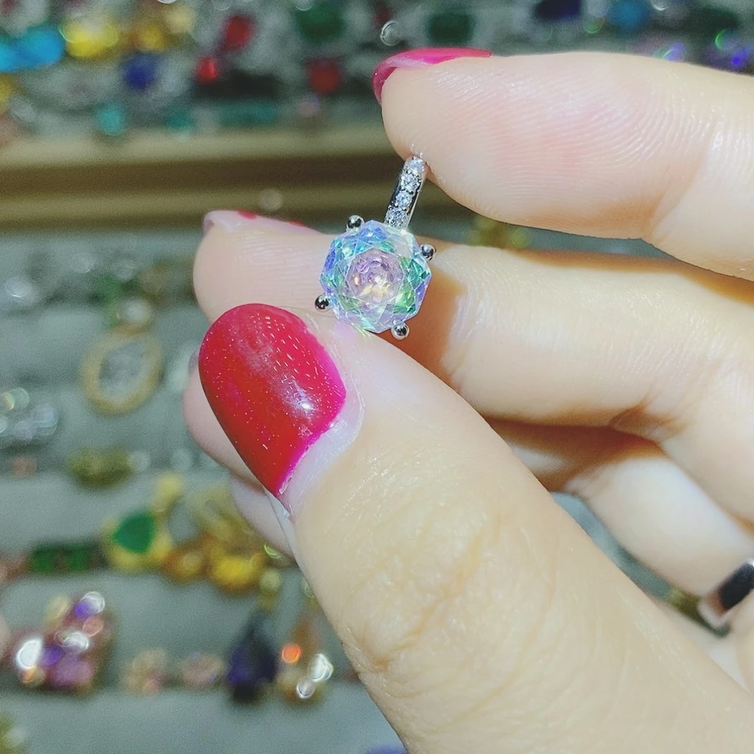 【闪购商品】银S925镶嵌托帕石耳饰