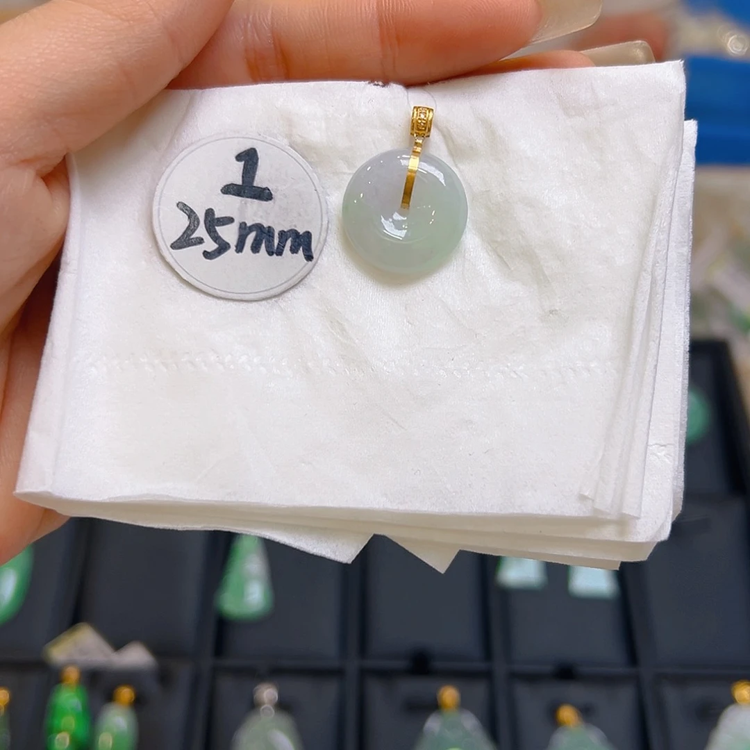 翡翠颈饰18K金镶嵌翡翠
