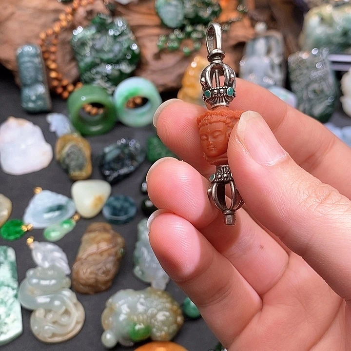 颈饰未镶嵌翡翠一**阳