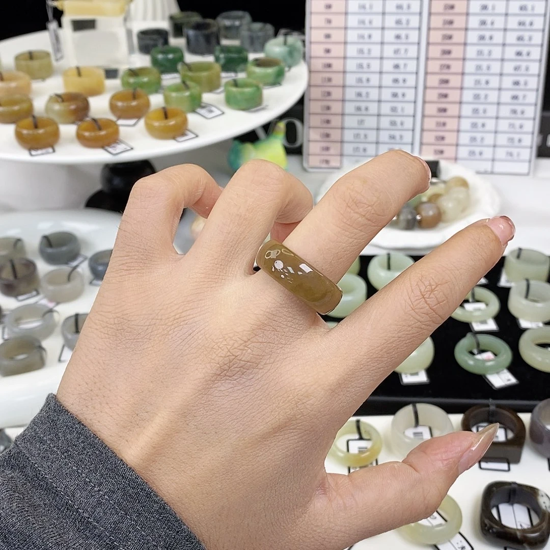 未镶嵌戒指和田玉Q60糖色轮胎17.8不退换
