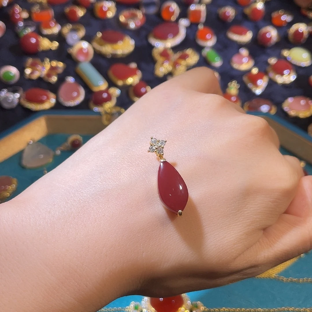 吊坠(不含链)18K金镶嵌南红玛瑙