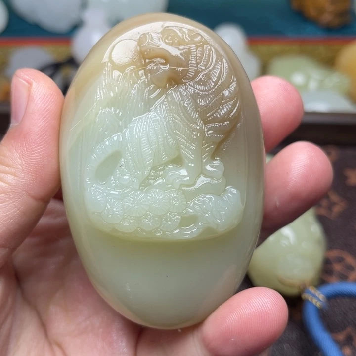 饕***餮石材天然方解石手把件不退换