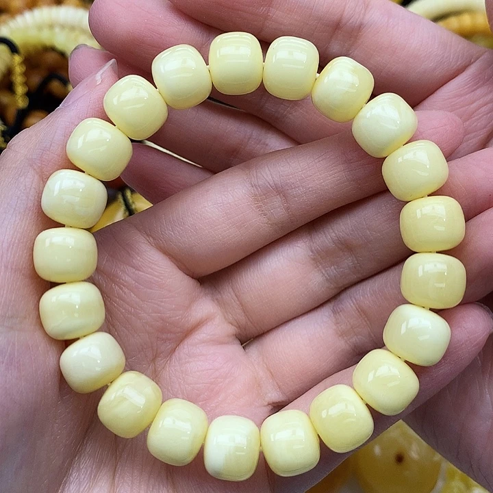 蜜蜡未镶嵌珠宝奇石