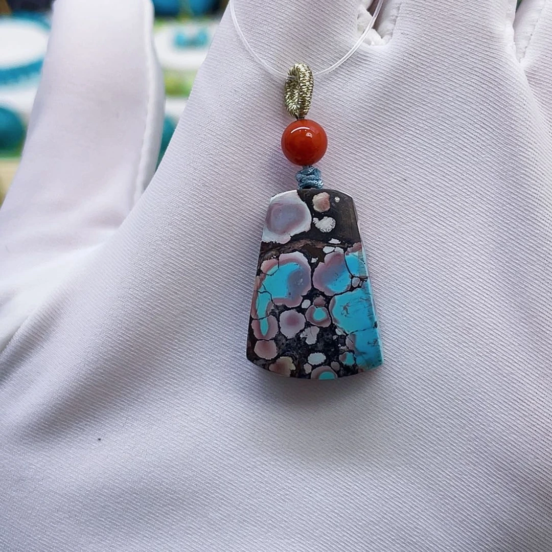 绿松石未镶嵌颈饰