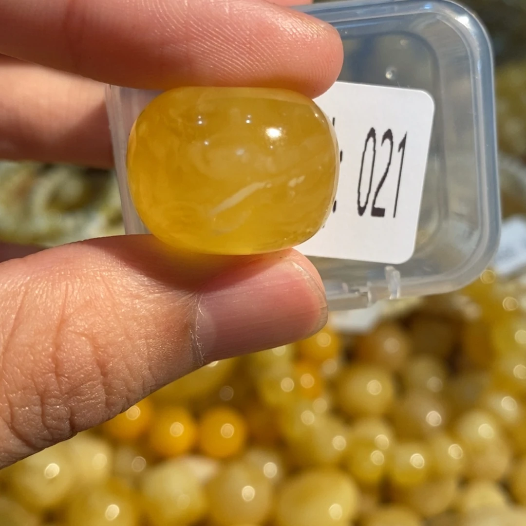 蜜蜡未镶嵌珠宝奇石021