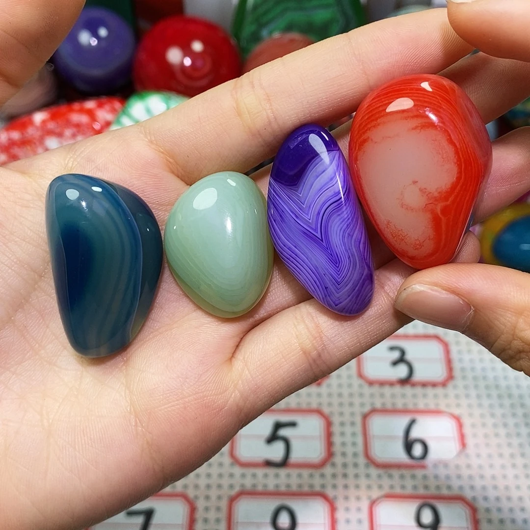 玉***叔玛瑙/玉髓未镶嵌珠宝奇石