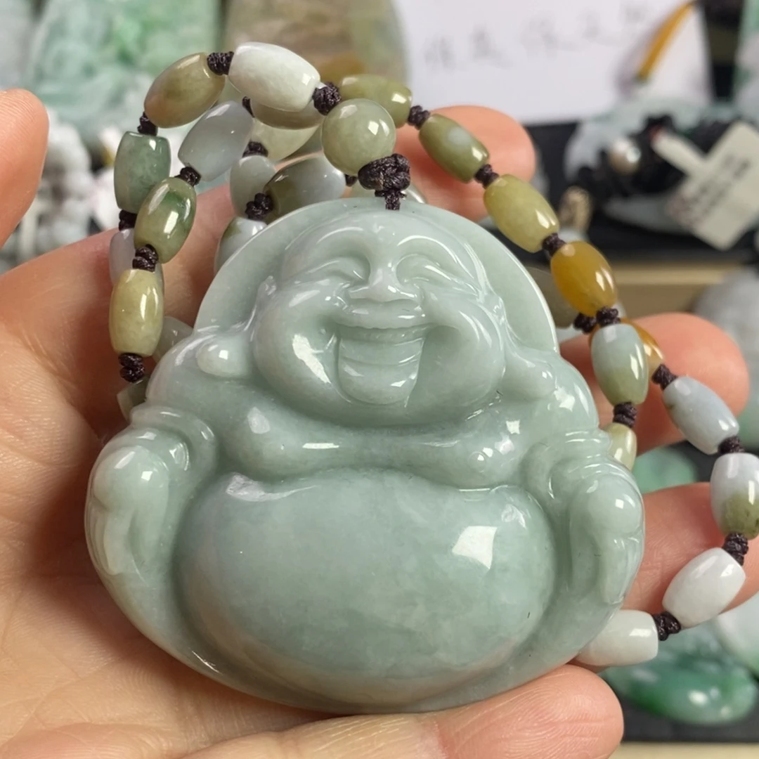 翡翠颈饰未镶嵌佛公