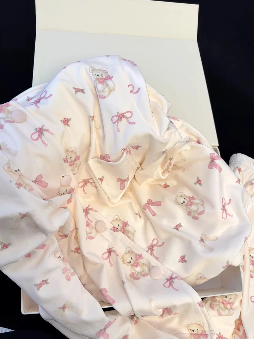 可爱小熊印花德绒睡衣女款秋冬季甜美少女加厚长袖长裤家居服套装