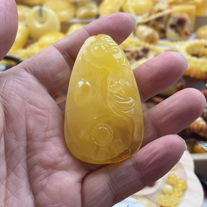 蜜蜡手串未镶嵌吊坠